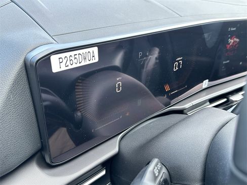 New 2026 Kia Sportage EX image 36