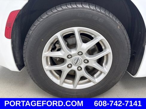 Used 2024 Chrysler Pacifica Touring-L FWD image 39