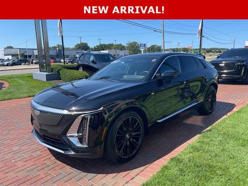 Used 2024 Cadillac Lyriq Luxury AWD/4WD image 1
