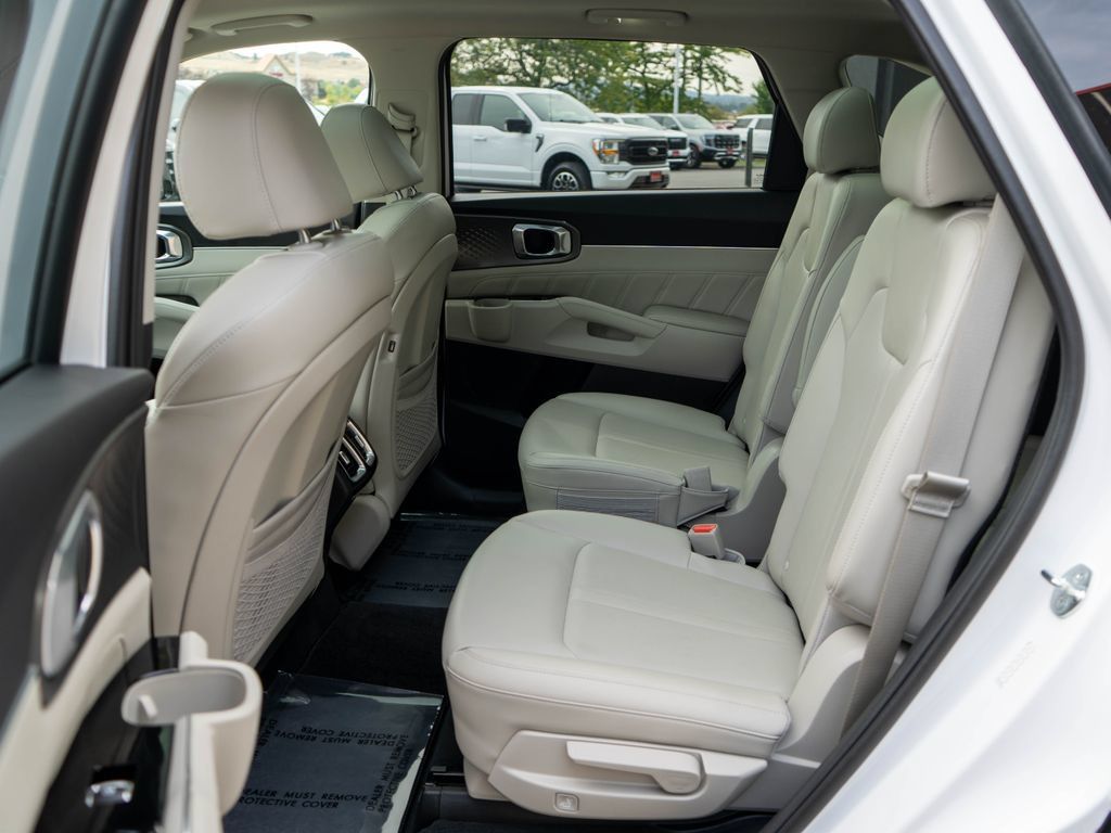 Certified 2023 Kia Sorento SX AWD/4WD image 14
