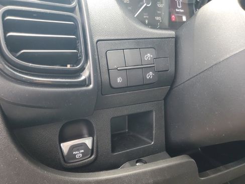 Used 2026 RAM ProMaster 2500 w/ Convenience Group FWD image 11