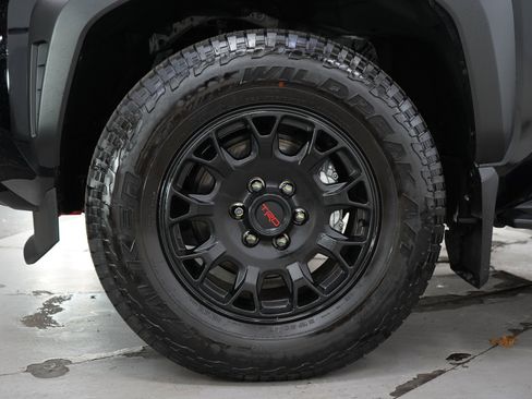 Certified 2026 Toyota 4Runner TRD Off-Road Premium w/ Tow Technology Package AWD/4WD image 29