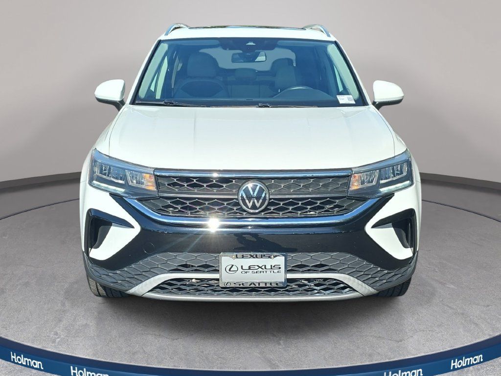 Used 2022 Volkswagen Taos SE AWD/4WD image 3