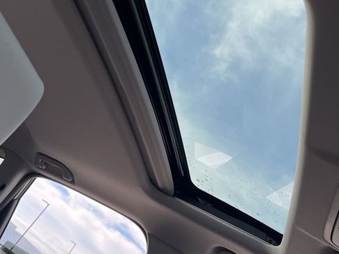 Used 2021 Honda CR-V Touring image 30