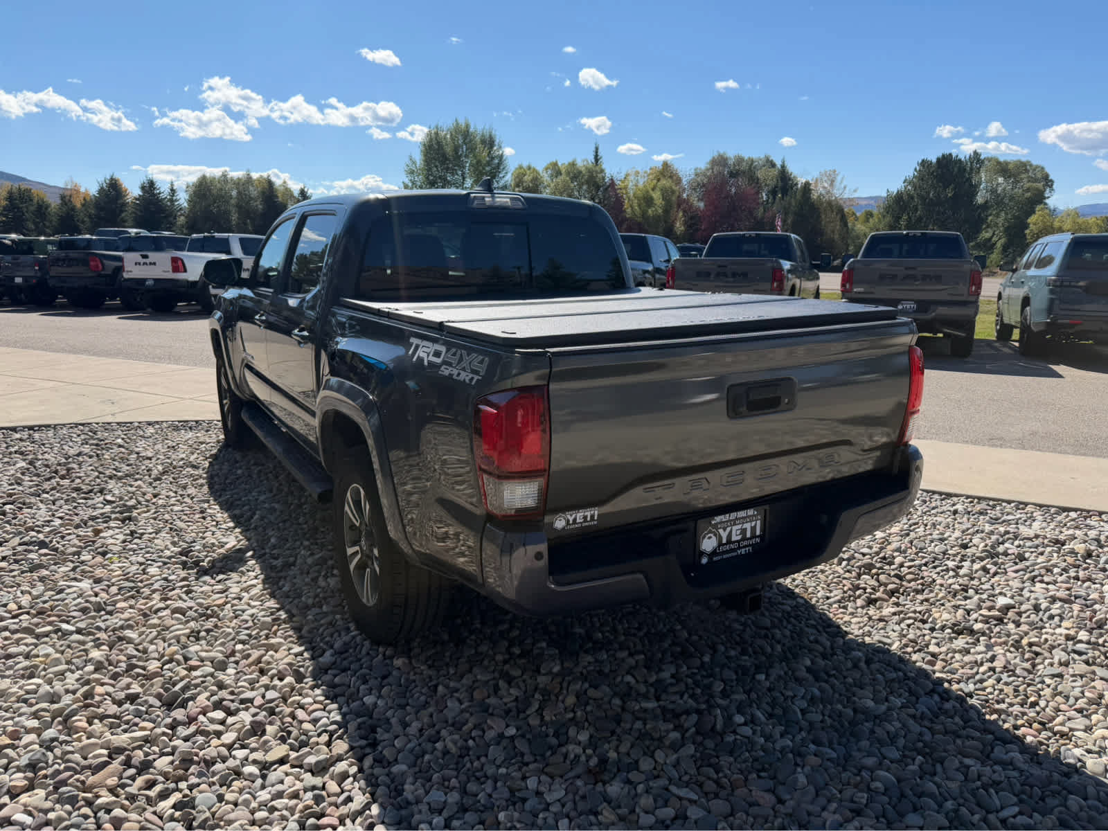 Used 2018 Toyota Tacoma TRD Sport AWD/4WD image 6