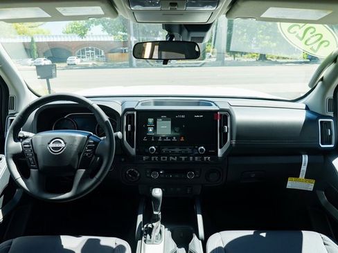 New 2025 Nissan Frontier SV w/ SV Convenience Package image 10