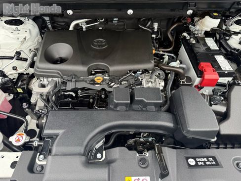 Used 2025 Toyota RAV4 XLE image 31