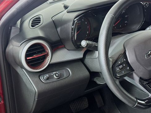 Used 2025 Chevrolet Trax RS image 16