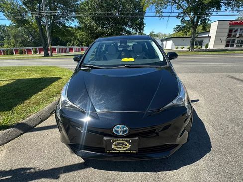 Used 2018 Toyota Prius Two w/ Prius Two Safety Plus Package FWD image 2