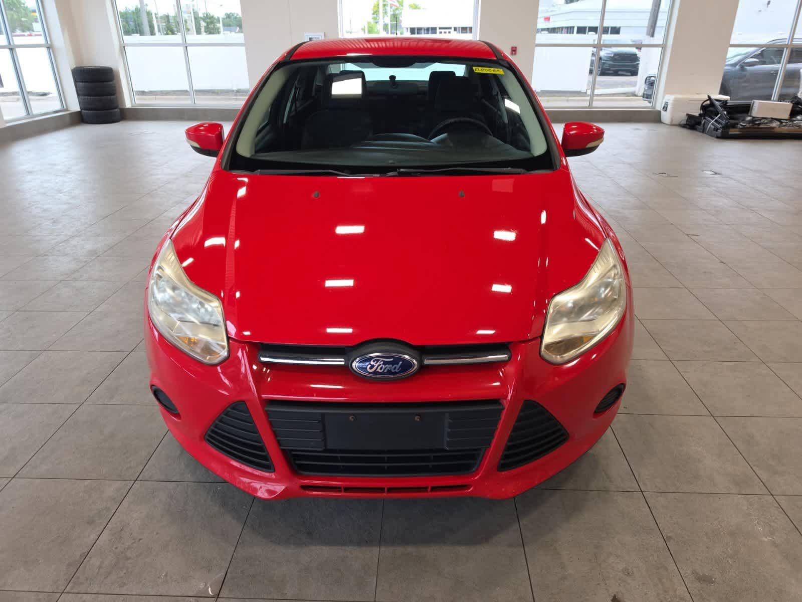 Used 2014 Ford Focus SE FWD image 2
