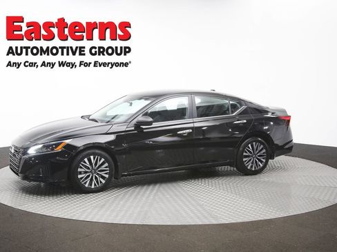 Used 2024 Nissan Altima 2.5 SV FWD image 57
