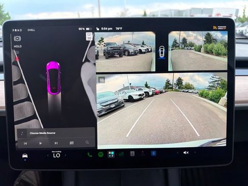 Used 2025 Tesla Model Y Long Range AWD/4WD image 28