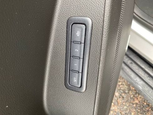 Used 2020 Chevrolet Suburban LT AWD/4WD image 19