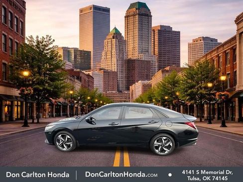 Used 2023 Hyundai Elantra SEL w/ Convenience Package image 7