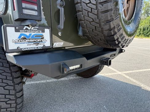 Used 2015 Jeep Wrangler Unlimited Rubicon w/ Dual Top Group AWD/4WD image 17