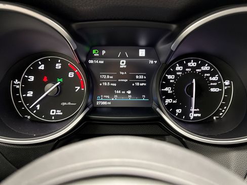 Used 2022 Alfa Romeo Stelvio Ti w/ Active Assist Plus Package AWD/4WD image 9