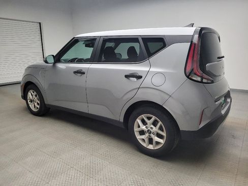 Used 2023 Kia Soul LX w/ LX Technology Package image 3