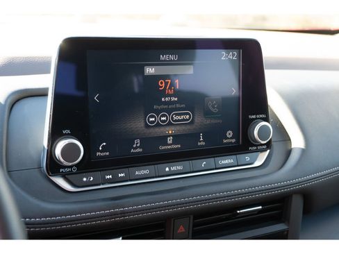 Used 2023 Nissan Rogue S image 23