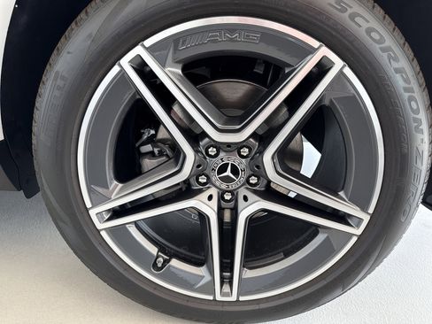 New 2026 Mercedes-Benz GLS 450 4MATIC image 13