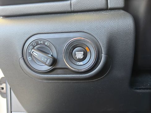 Used 2020 Maserati Levante S image 34