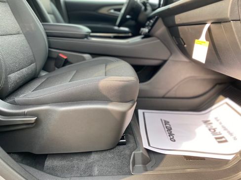 New 2026 Chevrolet Traverse LT w/ LPO, Floor Liner Package AWD/4WD image 11