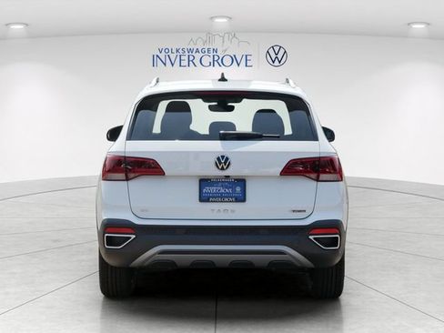 Certified 2023 Volkswagen Taos SE w/ Panoramic Sunroof Package AWD/4WD image 6