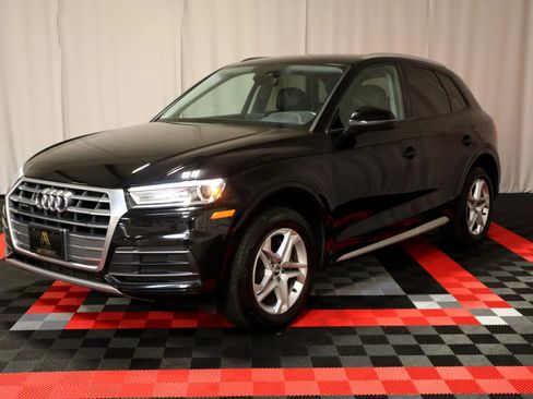 Used 2018 Audi Q5 2.0T Premium w/ Convenience Package image 2
