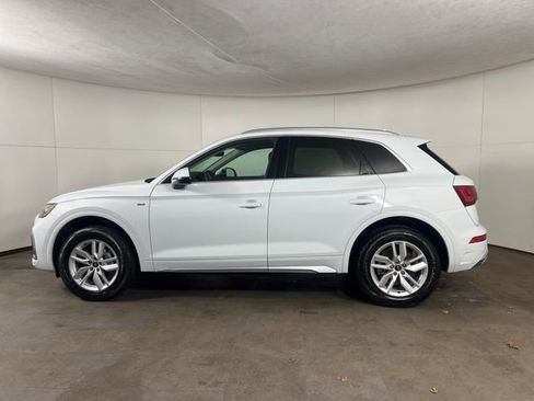 Used 2023 Audi Q5 2.0T Premium w/ Convenience Package image 4