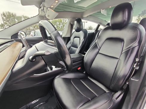 Used 2018 Tesla Model 3 Mid Range image 11