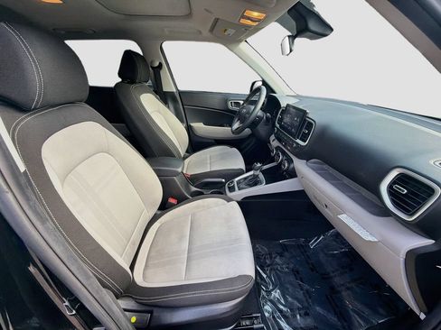 Used 2024 Hyundai Venue SEL FWD image 30