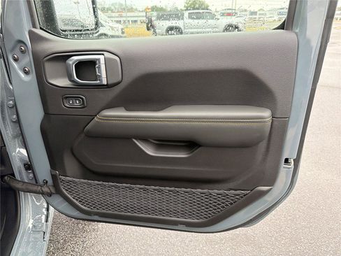 New 2026 Jeep Gladiator Sport image 11