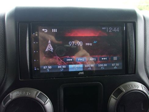 Used 2013 Jeep Wrangler Unlimited Sport w/ Connectivity Group AWD/4WD image 11