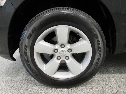 Used 2021 RAM 1500 Express AWD/4WD image 10