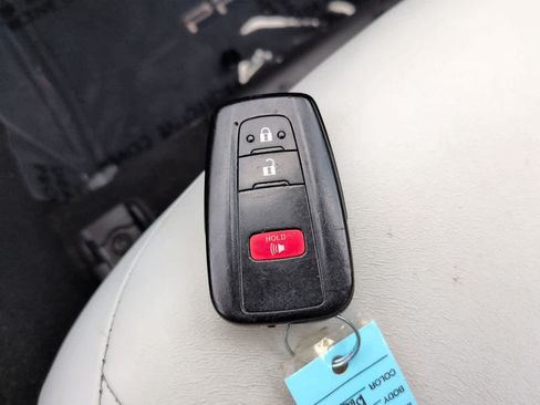 Used 2016 Toyota Prius Four FWD image 28