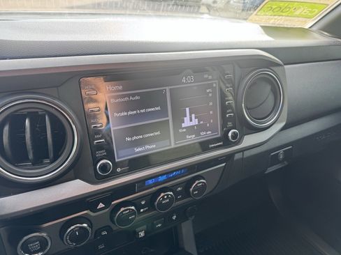 Used 2022 Toyota Tacoma TRD Off-Road image 22