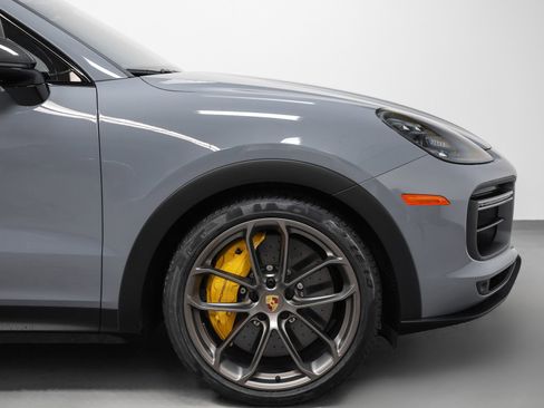 Certified 2023 Porsche Cayenne Turbo GT AWD/4WD image 18