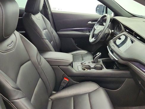 Used 2023 Cadillac XT4 Luxury w/ Cold Weather Package image 21