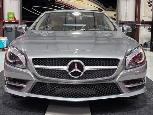Used 2013 Mercedes-Benz SL 550 image 3