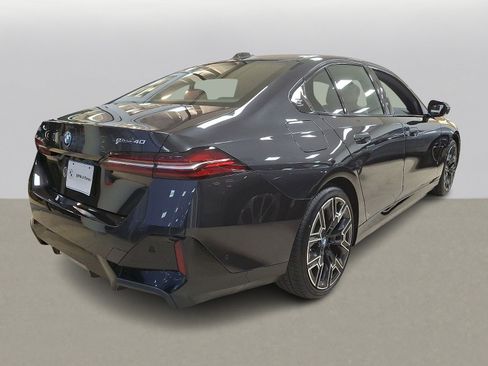 Used 2025 BMW i5 eDrive40i w/ M Sport Package image 4