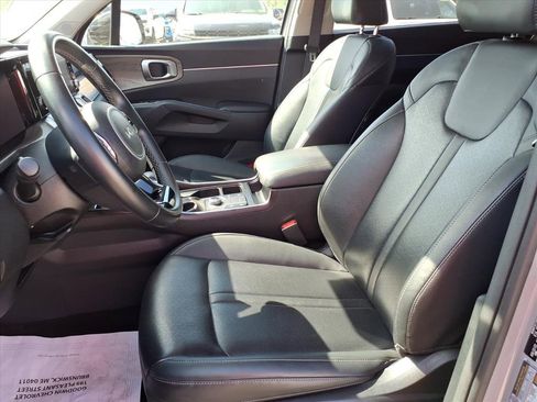 Used 2022 Kia Sorento S image 13