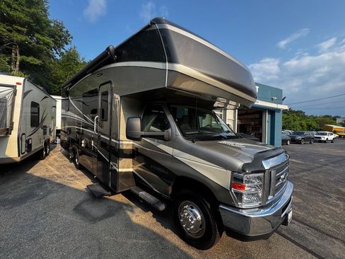 Used 2017 Ford E-450 and Econoline 450 Super Duty w/ Motorhome Prep Package RWD image 7