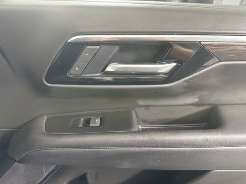 Used 2025 Chevrolet Tahoe LT AWD/4WD image 31