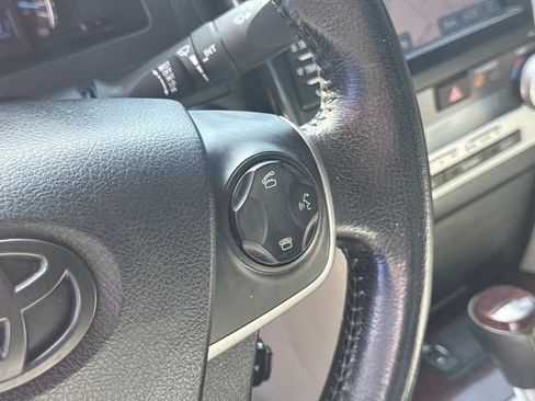 Used 2012 Toyota Camry XLE FWD image 32