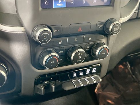 Used 2022 RAM 1500 Big Horn AWD/4WD image 15