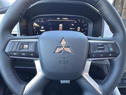 New 2025 Mitsubishi Outlander SEL image 19
