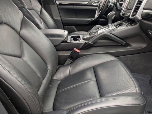 Used 2017 Porsche Cayenne Platinum Edition AWD/4WD image 20