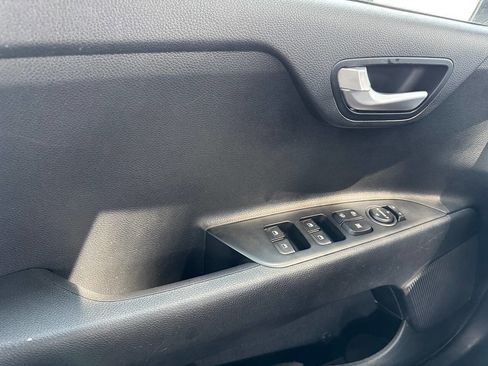 Used 2022 Kia Rio LX image 17