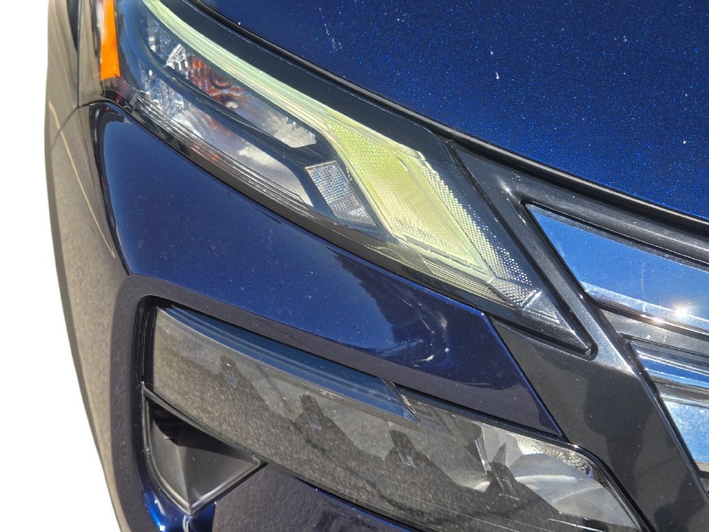 Used 2025 Nissan Rogue SV FWD image 4