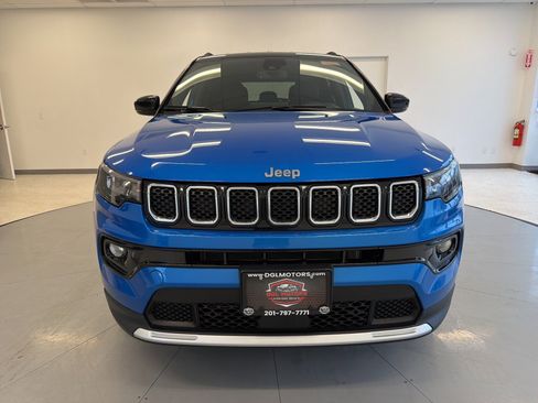 Used 2024 Jeep Compass Limited image 2