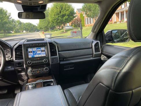 Used 2018 Ford Expedition Max Platinum AWD/4WD image 22